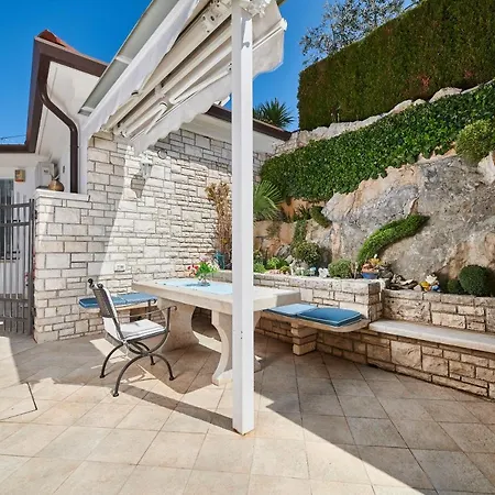 Casa Lungomare Holiday home *